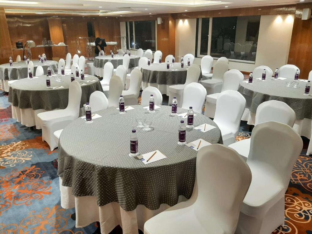 Shyama Sarovar Portico 52/64
