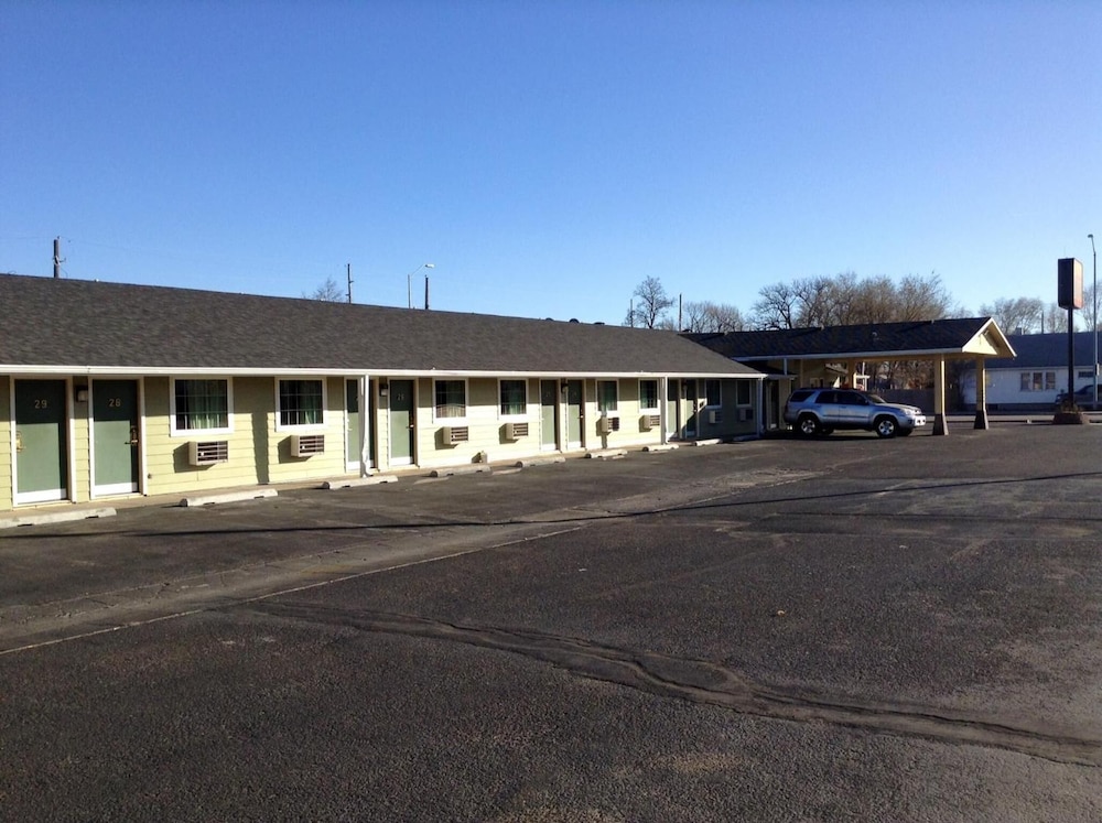 Economy Inn 5/45