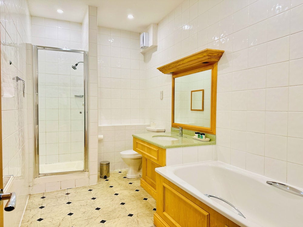 OYO Crown Hotel Stone 50/50