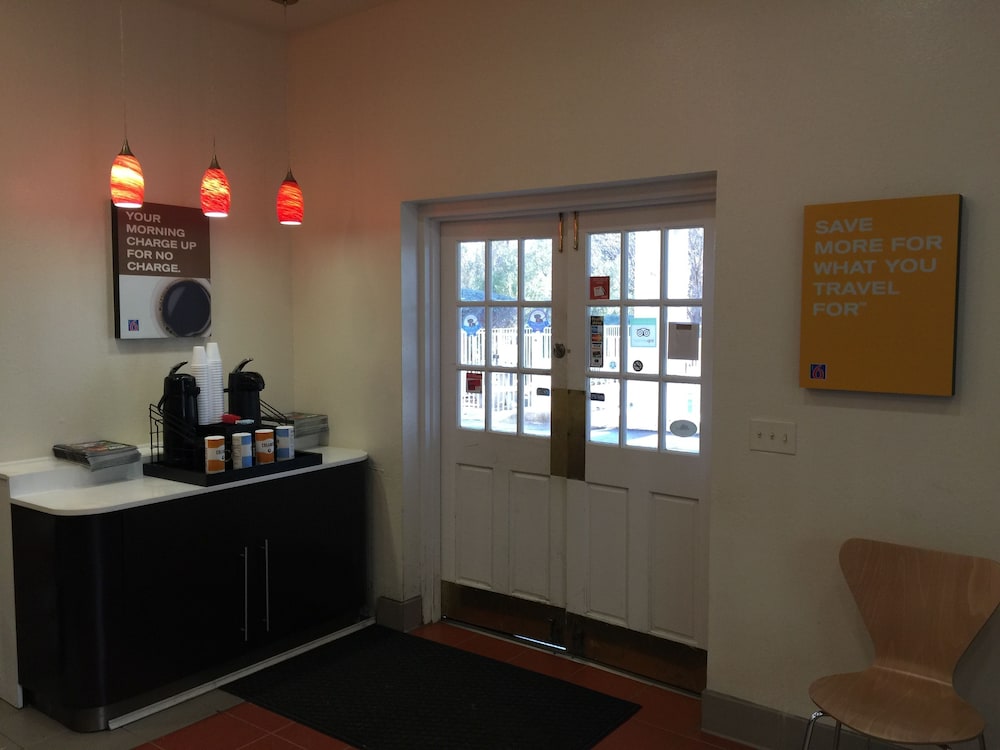 Motel6 Raleigh, NC Cary 11/54