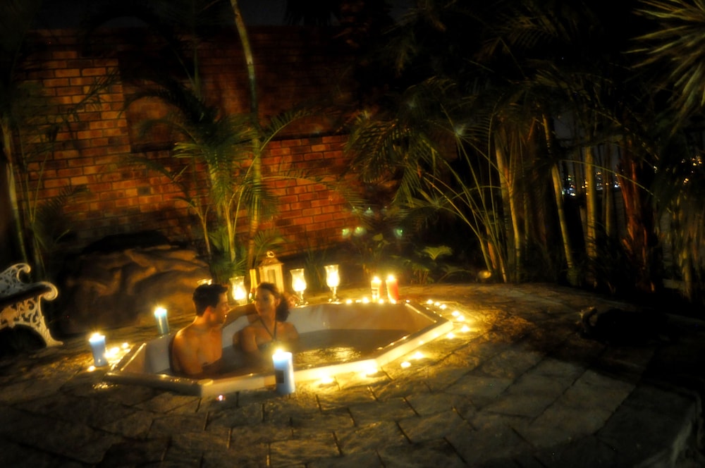 Waterfalls Boutique Hotel 39/50