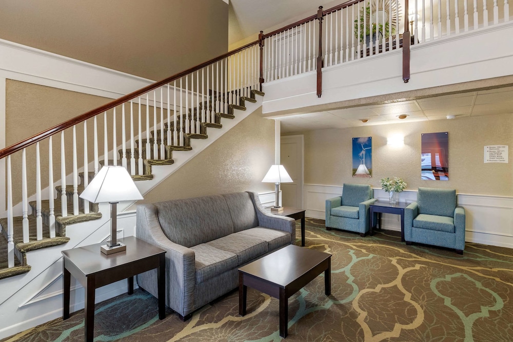 Quality Inn & Suites Des Moines - Merle Hay Road 32/39
