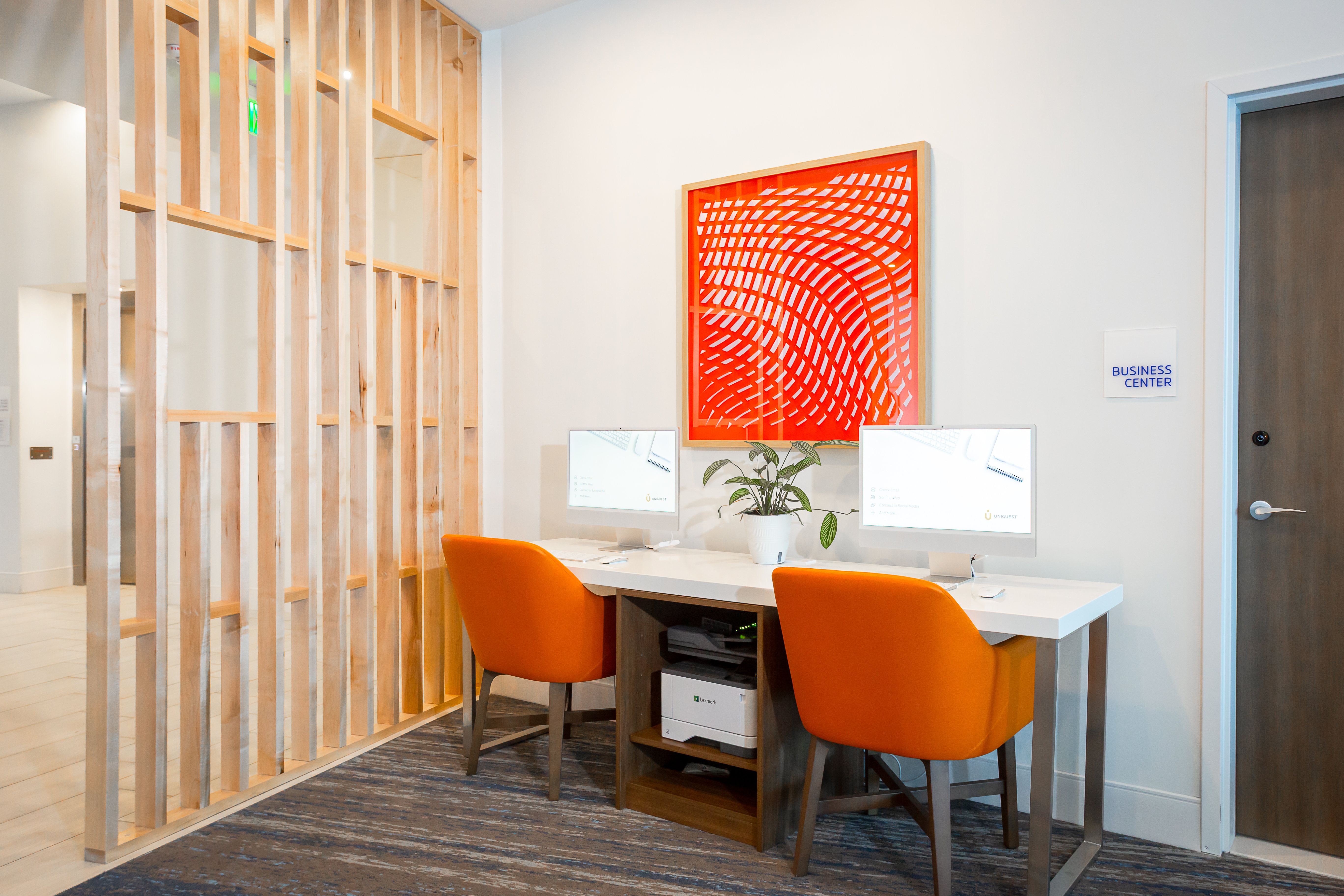 Holiday Inn Express and Suites Waco Downtown by IHG 33/40