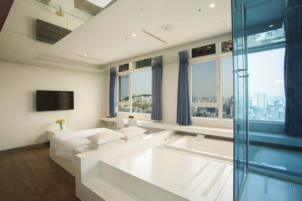 Hotel The Designers Hongdae 38/80