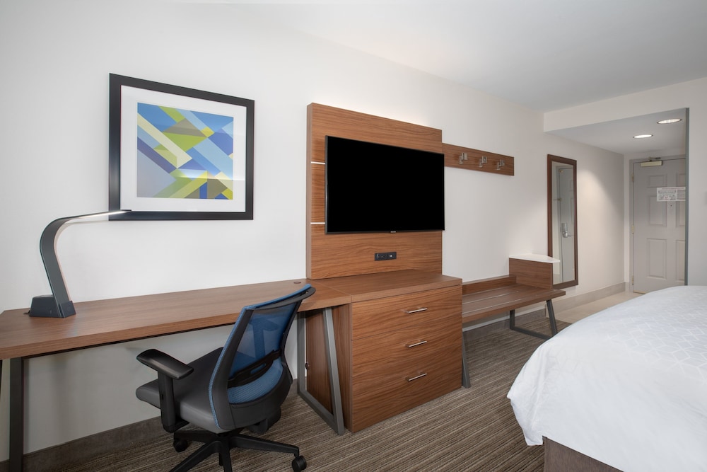 HOLIDAY INN EXPRESS YREKA - SHASTA AREA 26/52