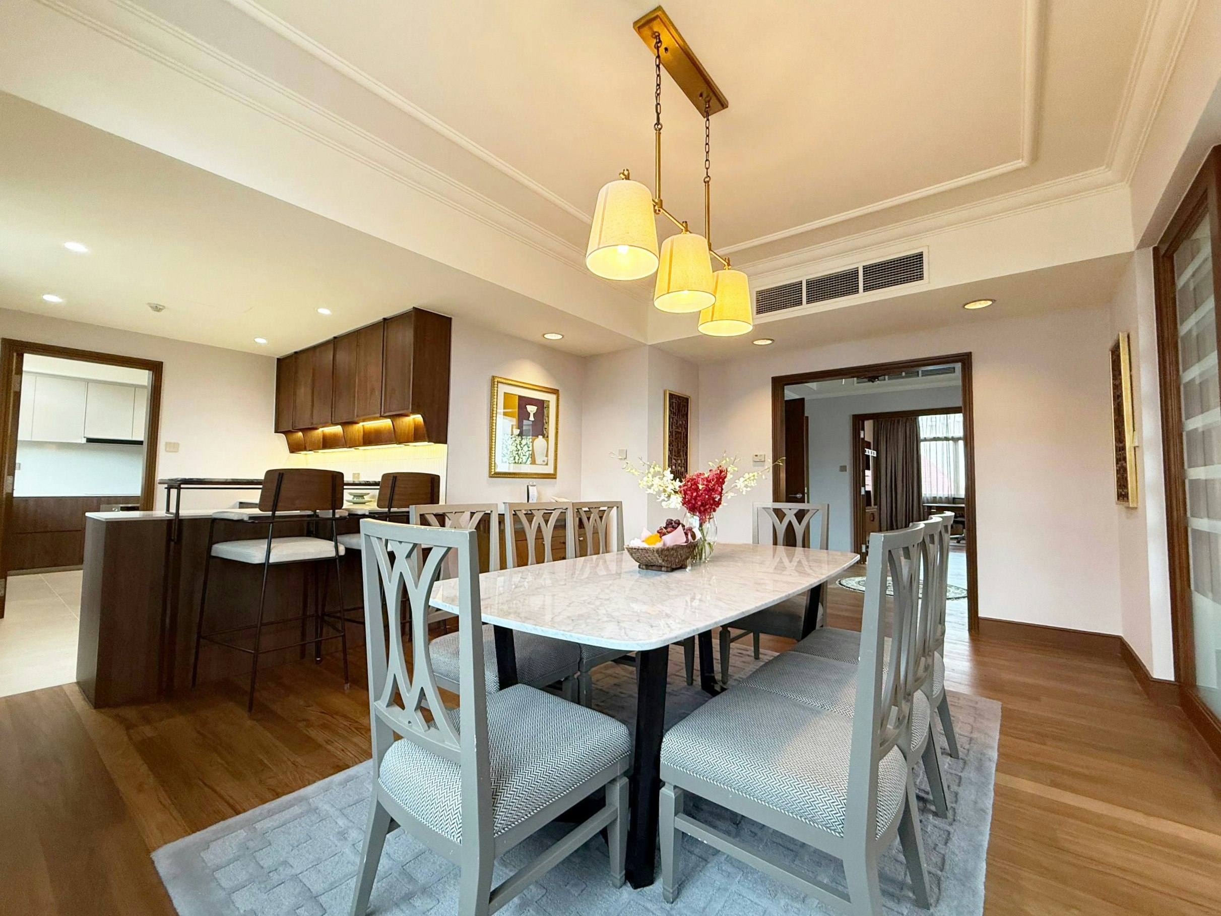 TREETOPS EXECUTIVE RESIDENCES 55/71