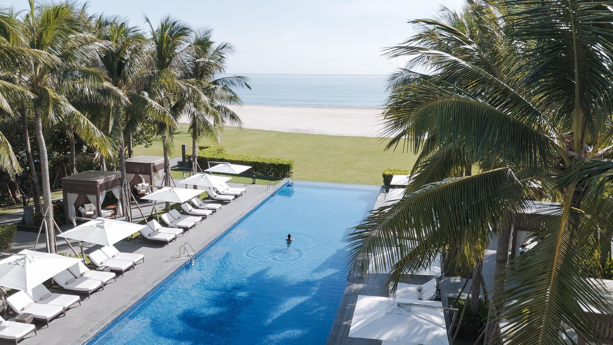 Residence, King Bed, Large Single Bed, Pool View