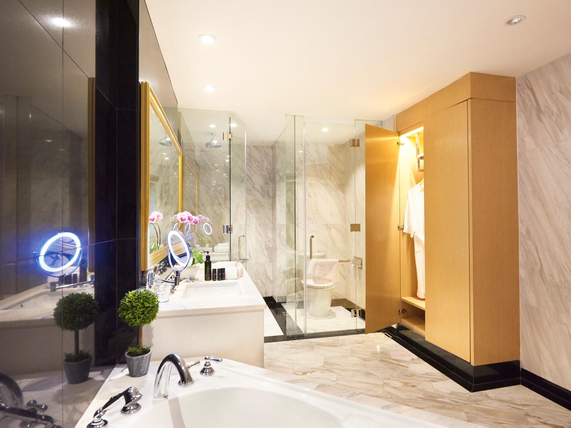Kingwood Boutique Hotel Miri 50/52