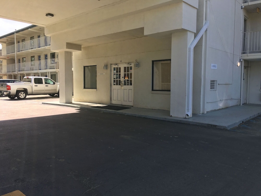 Motel6 Raleigh, NC Cary 50/54