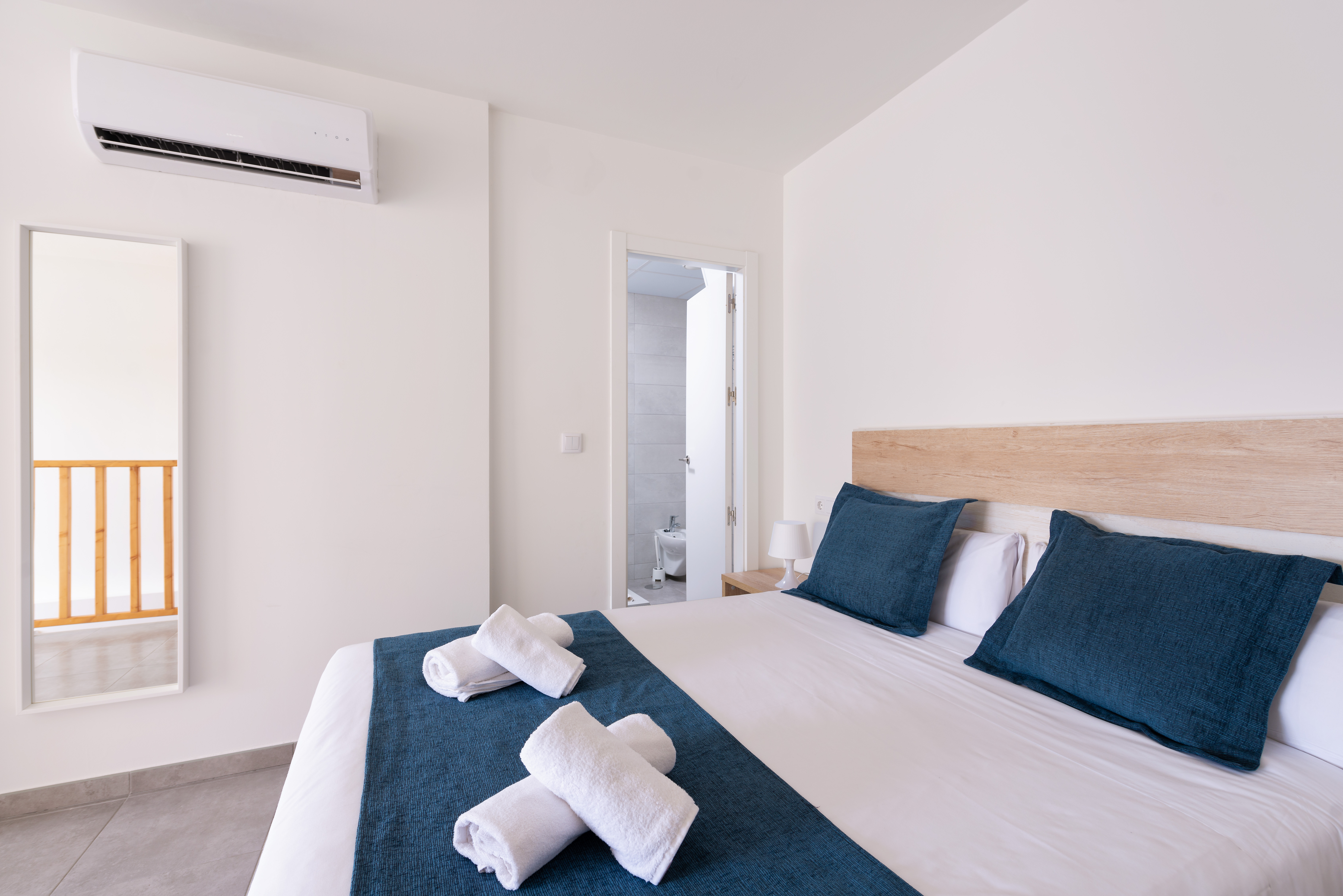 Duplex, Apartment