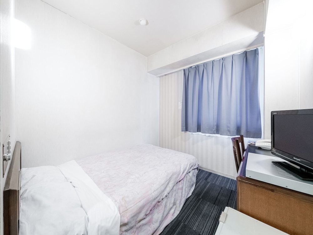 SEMI ROOM, SEMI DOUBLE BED, SMOKING