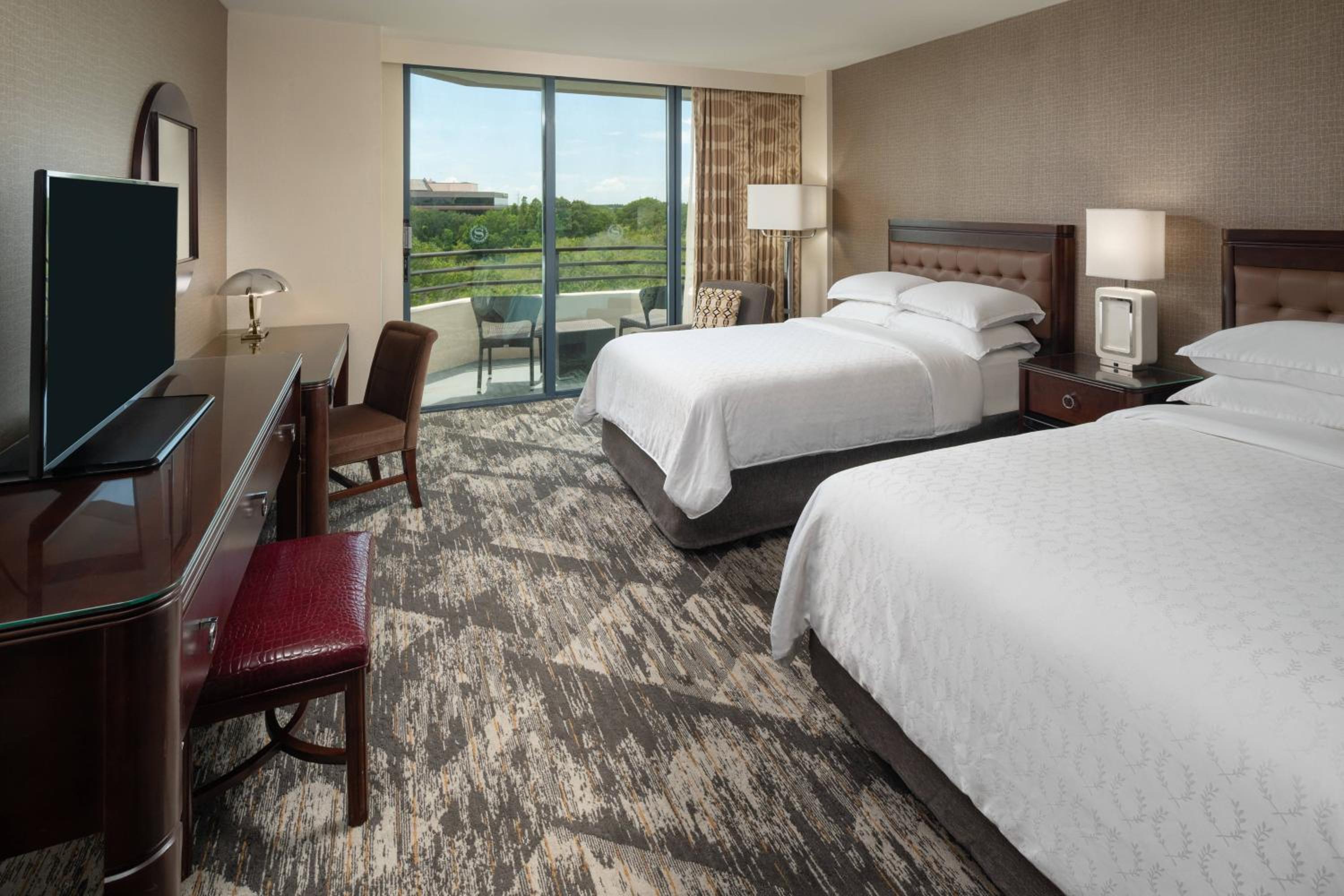 غرفة تقليدية بسريرين مزدوجين بشرفة، Sheraton Tampa Brandon Hotel 2/6