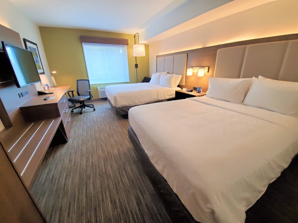 Holiday Inn Express & Suites Seattle North - Lynnwood 10/39