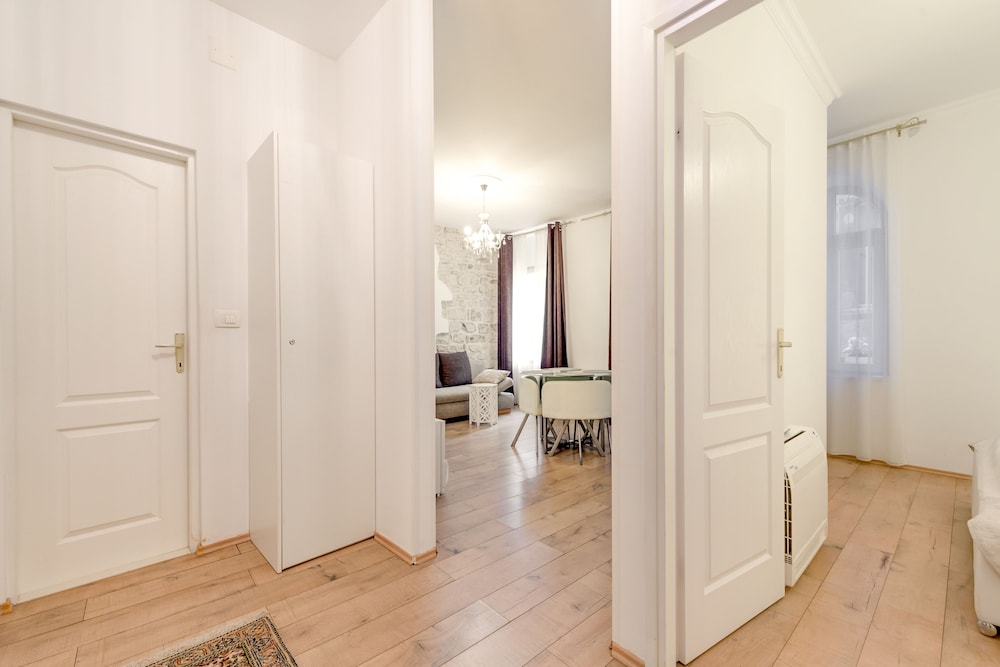 Aurum Templi Suites 57/58