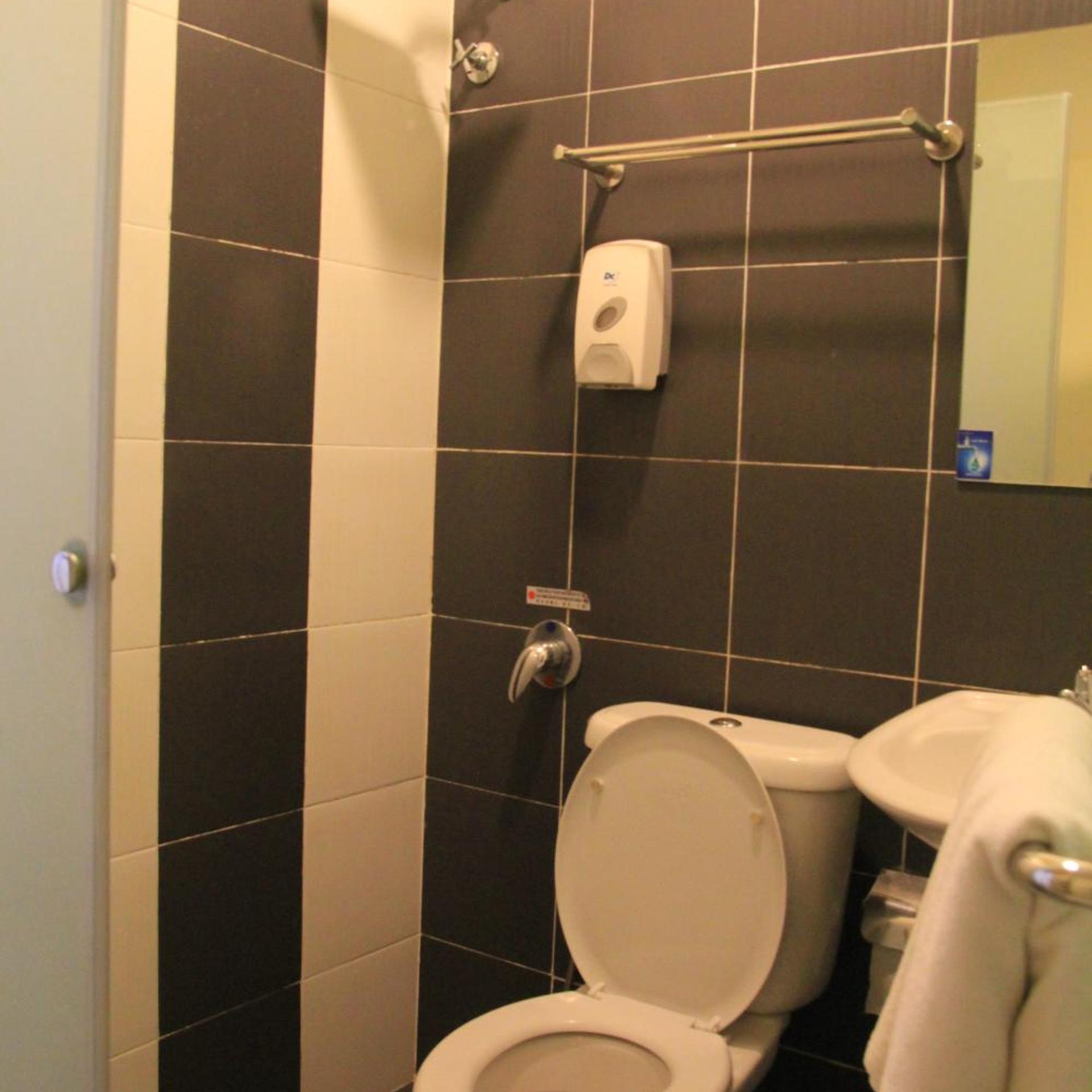 Putra One Avenue Hotel 49/51