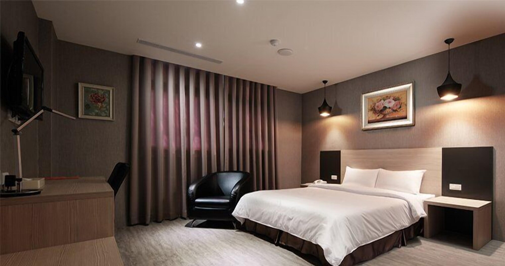 DELUXE, DOUBLE BED