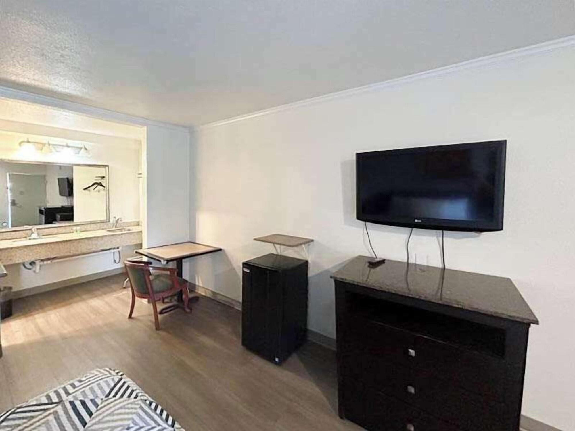 Studio6 Fort Worth, TX - Downtown East 20/36