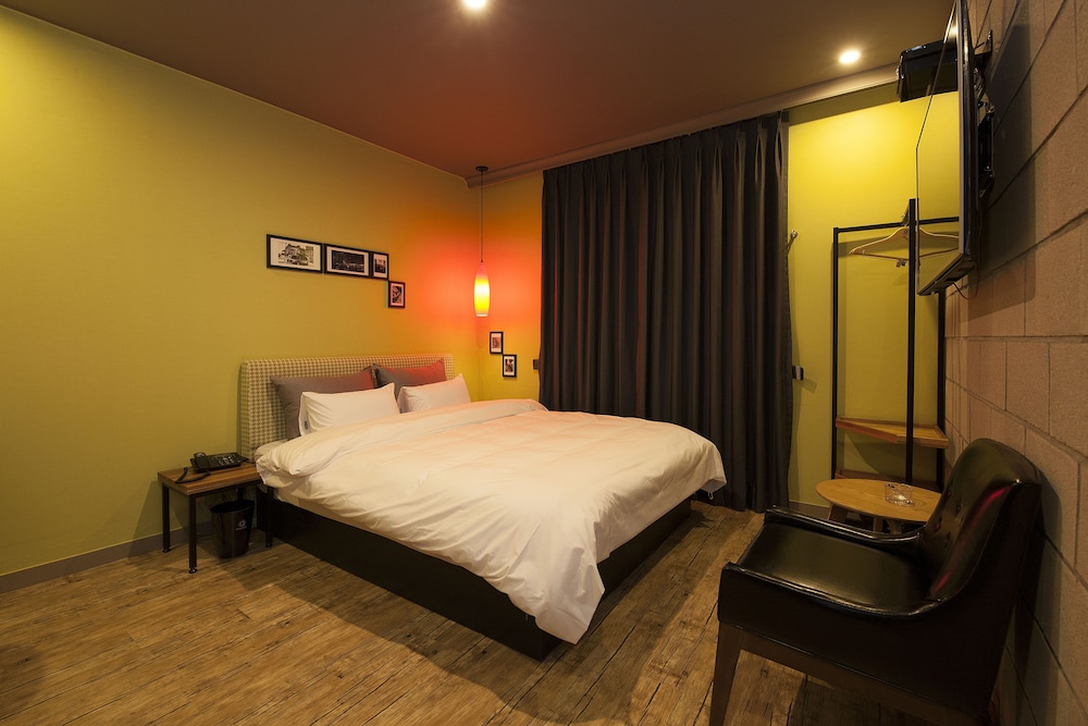Hotel Gray 16/38