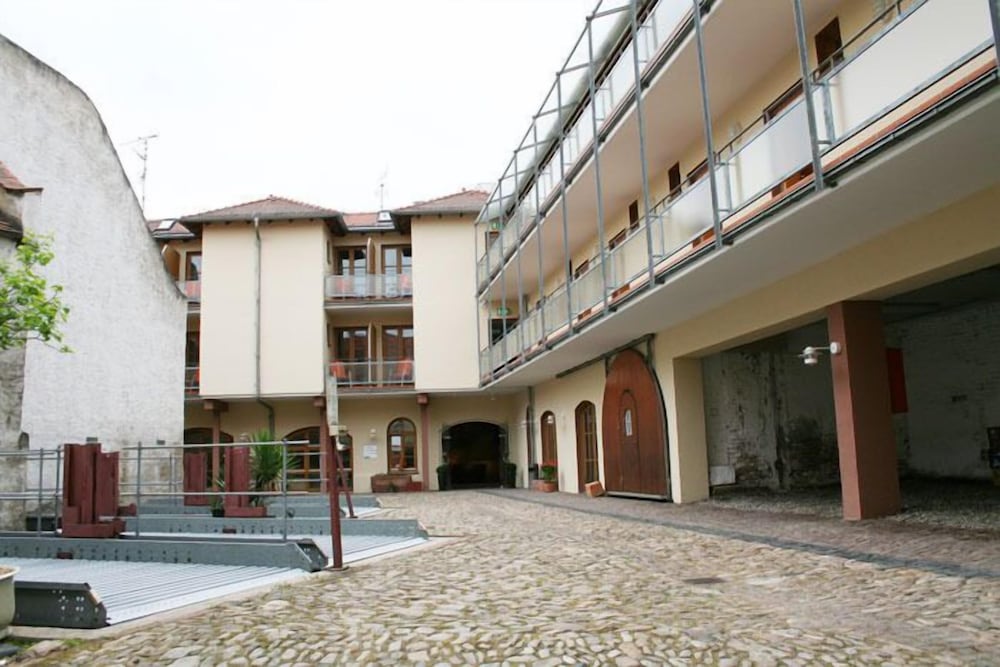 Hotel Erlenbacherhof 32/38