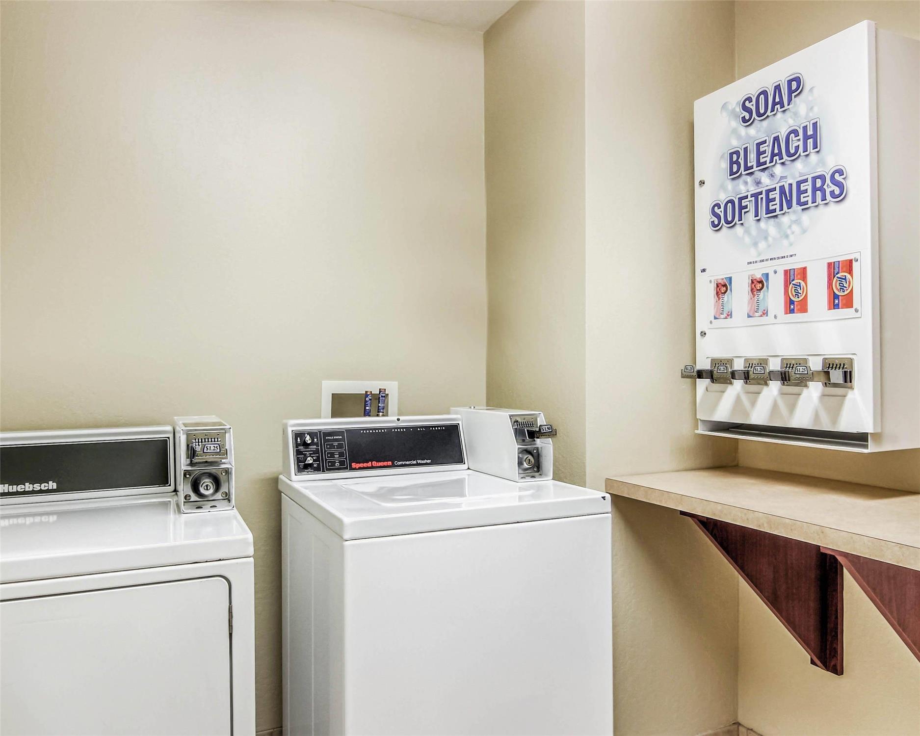 Comfort Inn and Suites Grafton Cedarburg 5/18