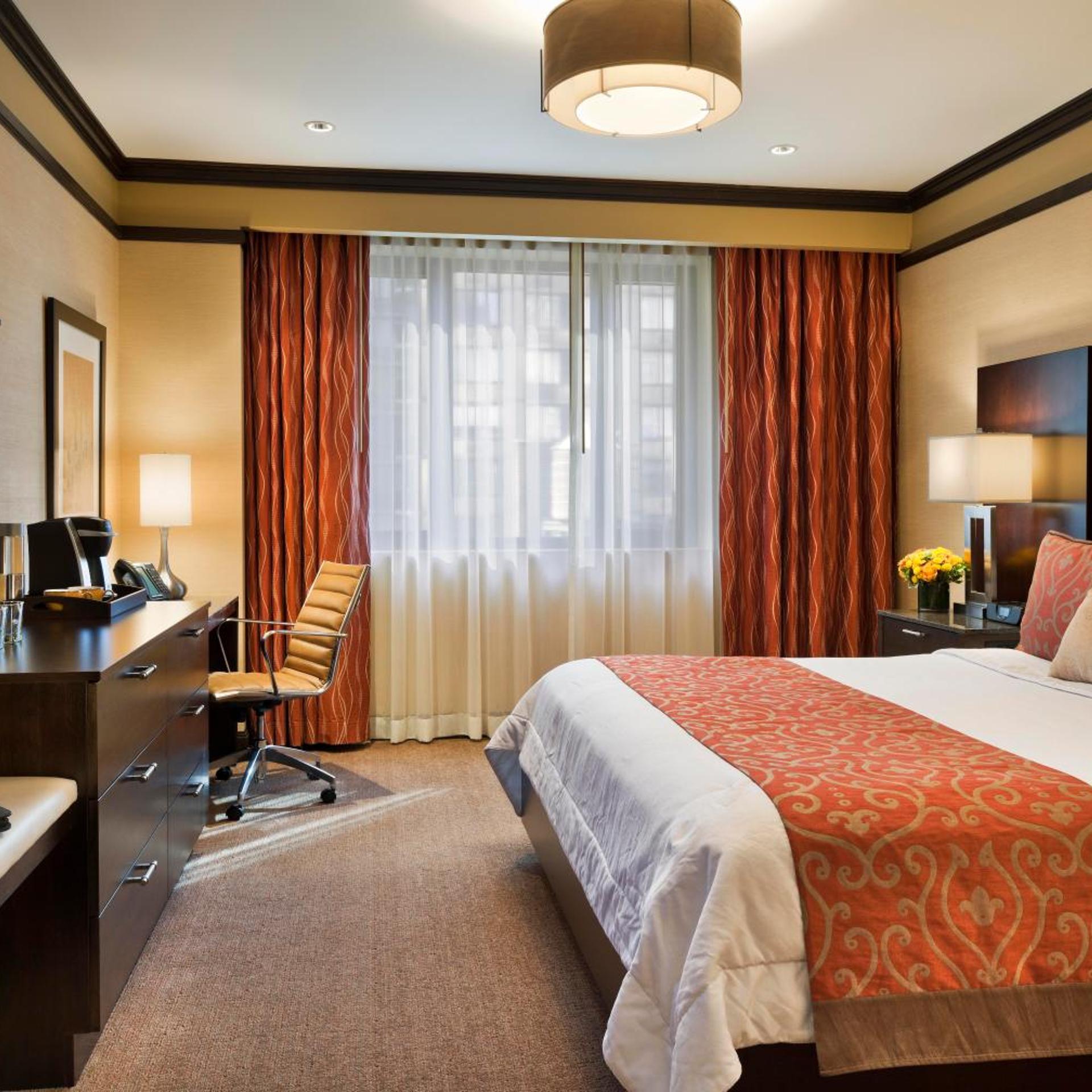 DELUXE, QUEEN BED
