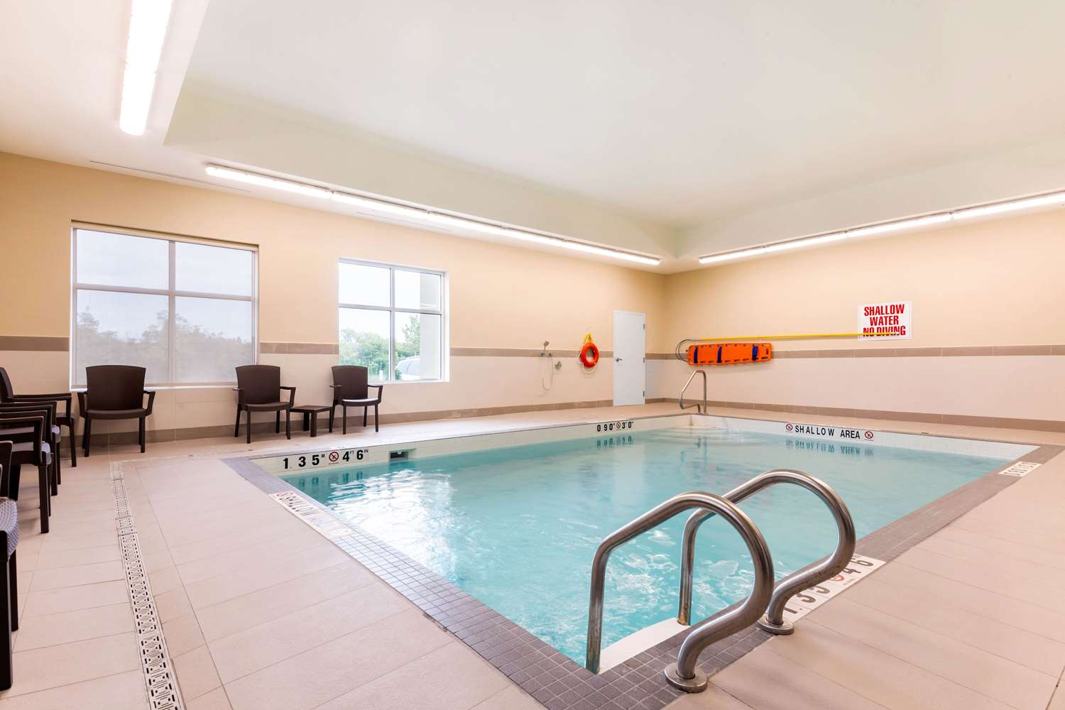 Comfort Inn & Suites Bowmanville 4/12