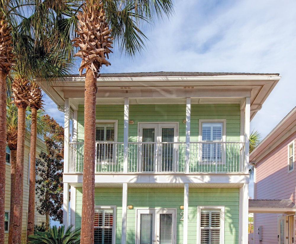 Beach Street Cottages in Miramar Beach - FL