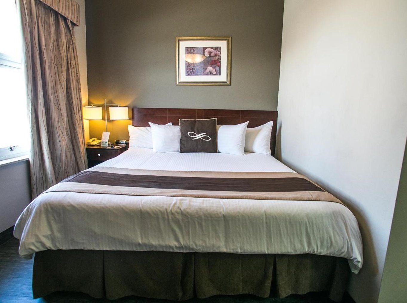 Suite, King Bed