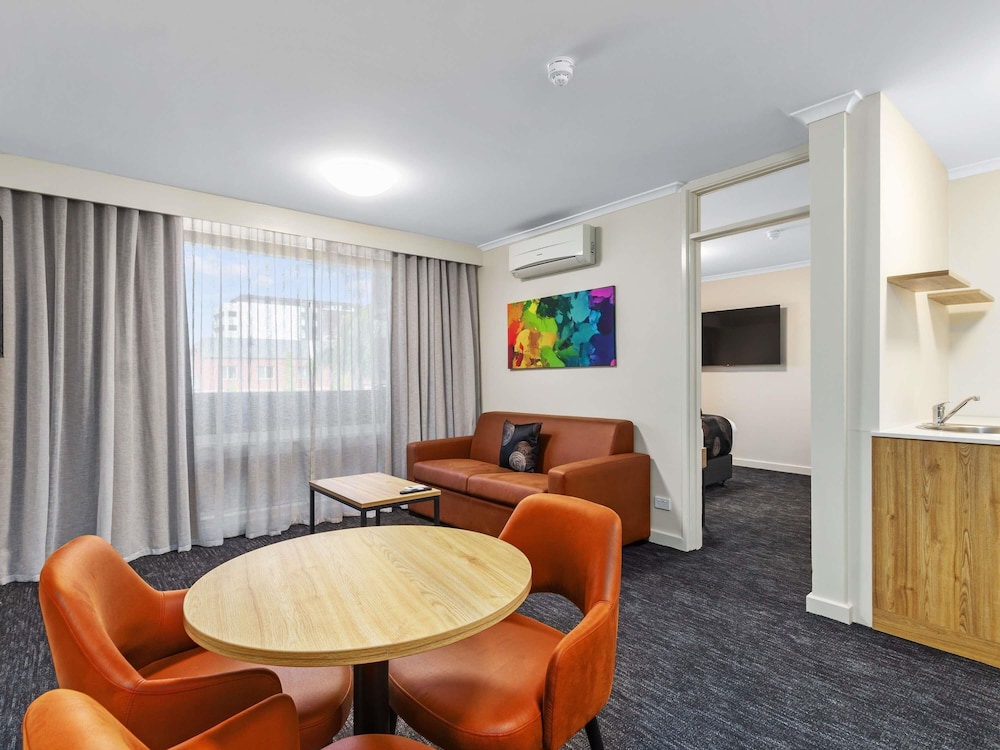 Mantra Meridien Adelaide 32/53