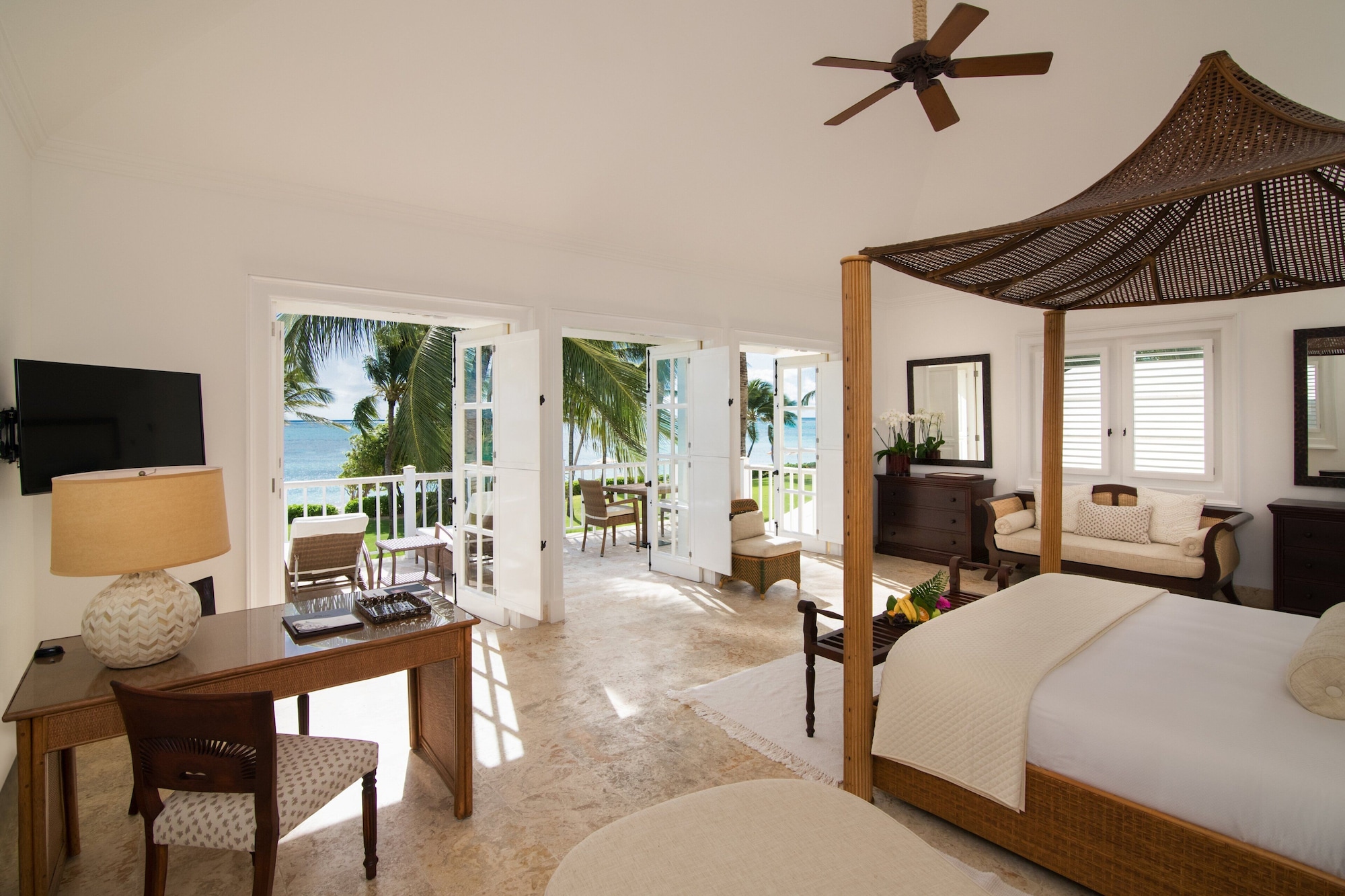 Junior Suite, King Bed, Beach Front، Tortuga Bay Puntacana 3/5