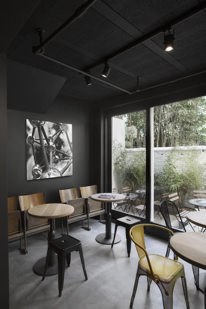 restaurant-cafeteria