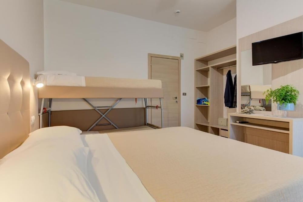 HOTEL CIMAROSA 14/52