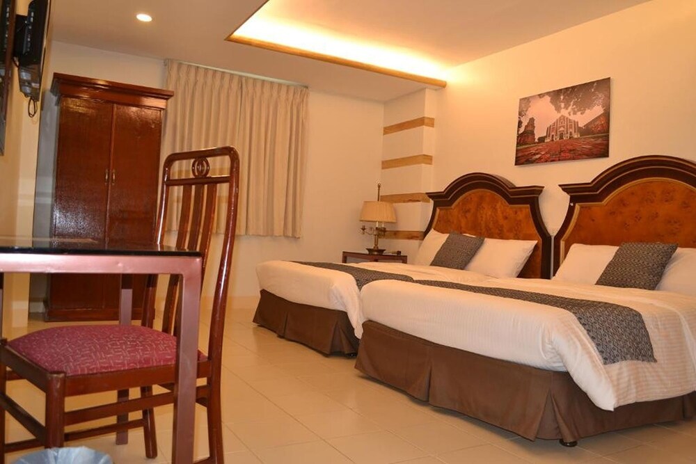 Metro Vigan Inn 48/70