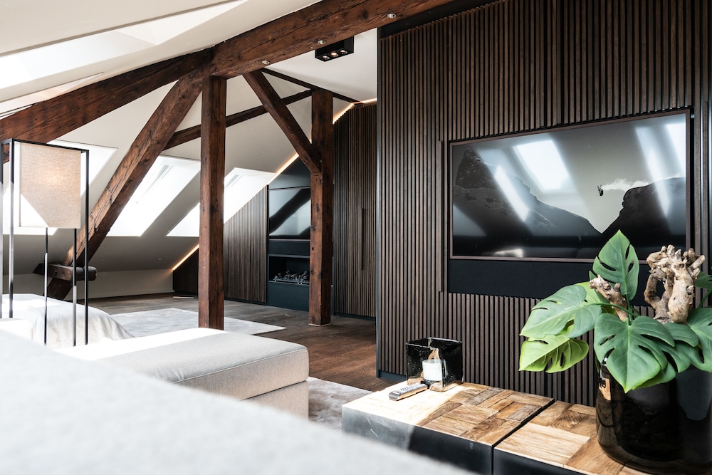 Airhome Limmatquai River View Apartment 23/38