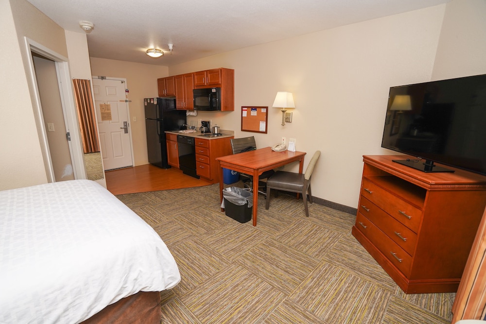 Candlewood Suites Boise Towne Square 14/47
