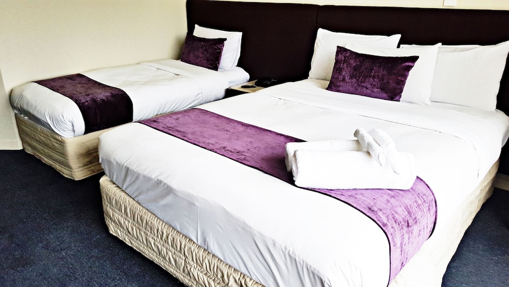 Auckland Airport Kiwi Hotel 38/62