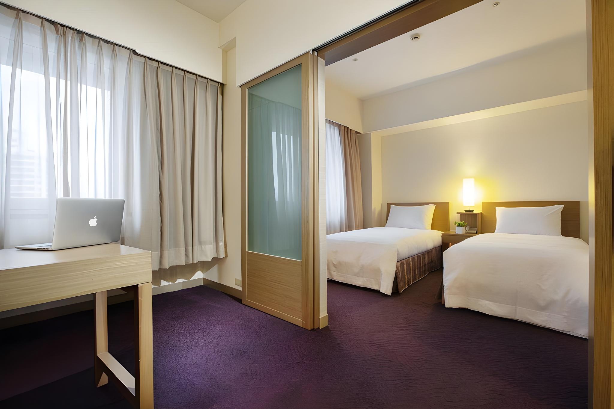 Semi Room, Suite, Twin Beds