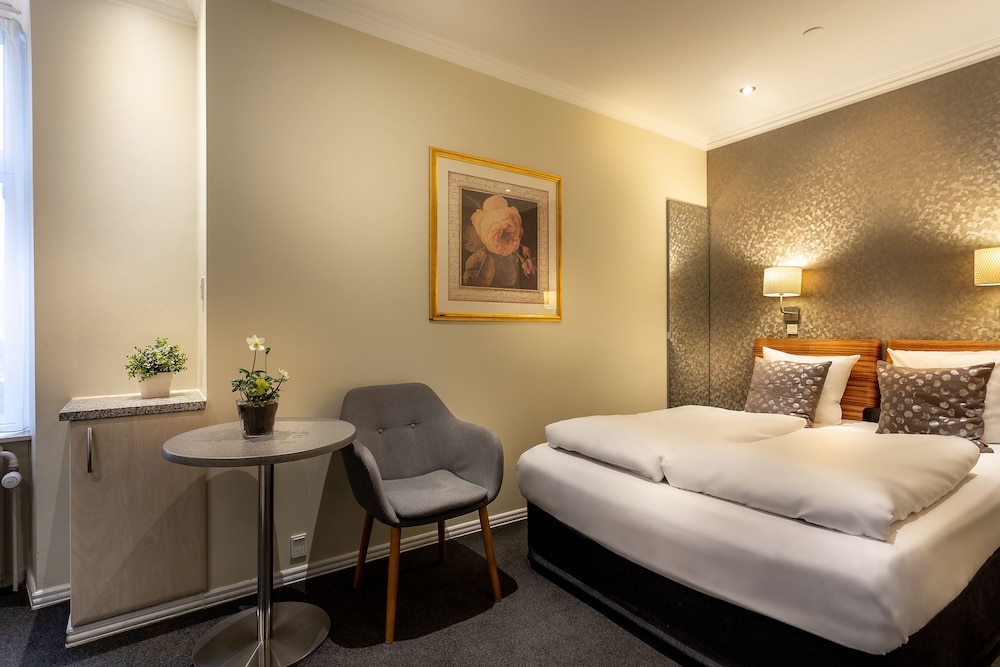 Hotel Tiffany 16/75