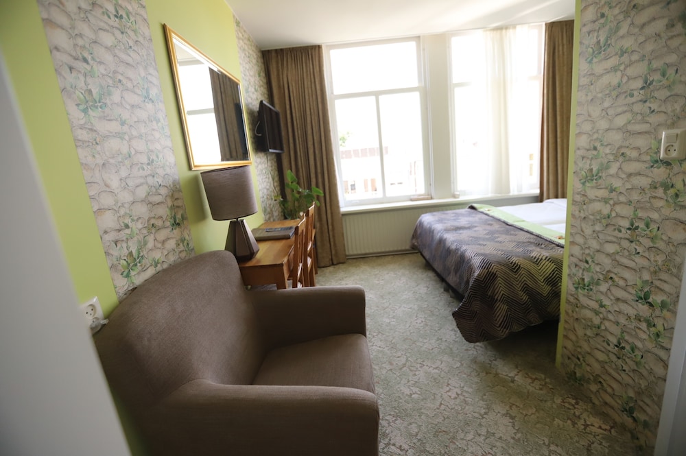 Hotel Jupiter 72/78