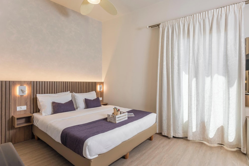 SUPERIOR, STUDIO, DOUBLE BED, BALCONY