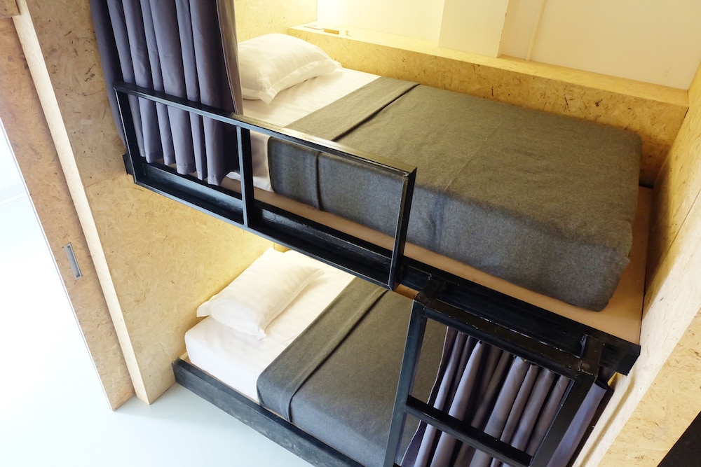Hugger Hostel 38/58
