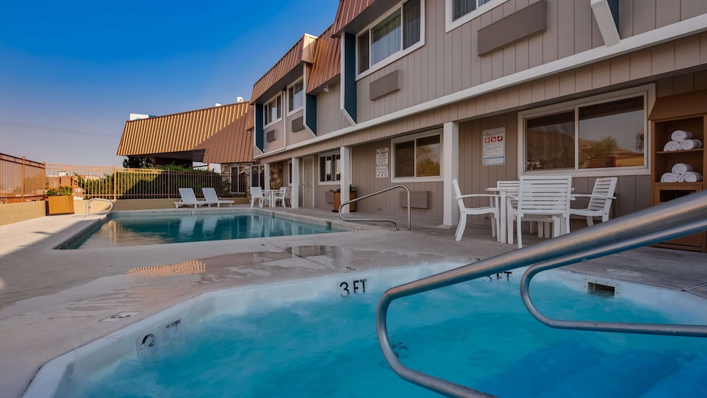 Best Western Hi-Desert Inn 5/37