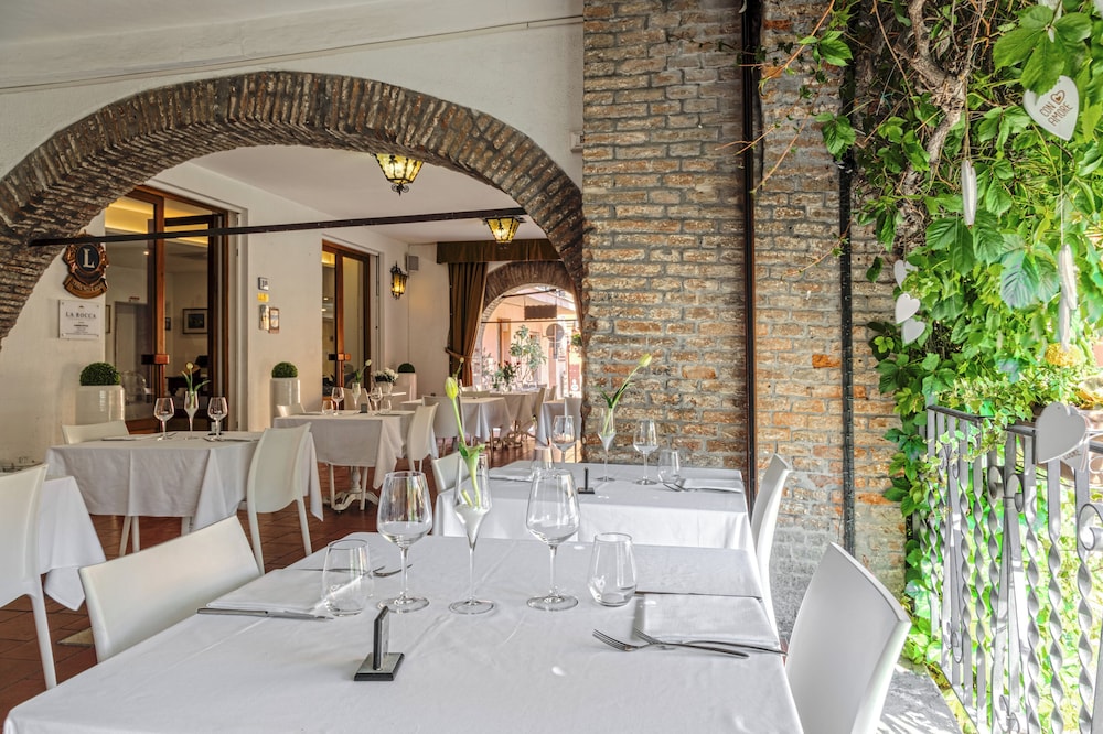 Albergo La Rocca 36/50