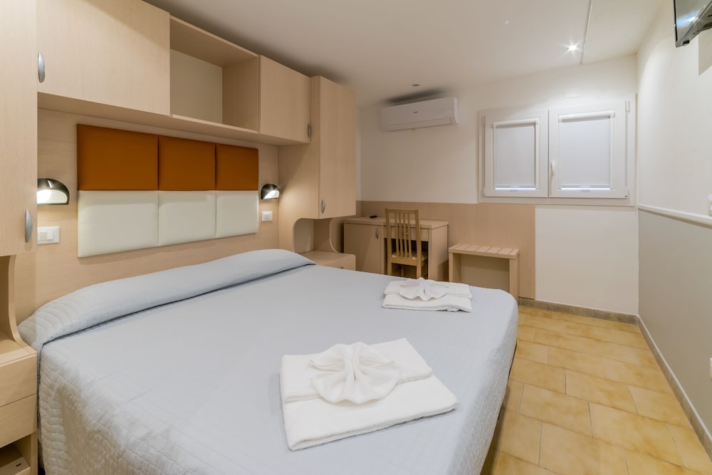 Hotel Stresa 22/66