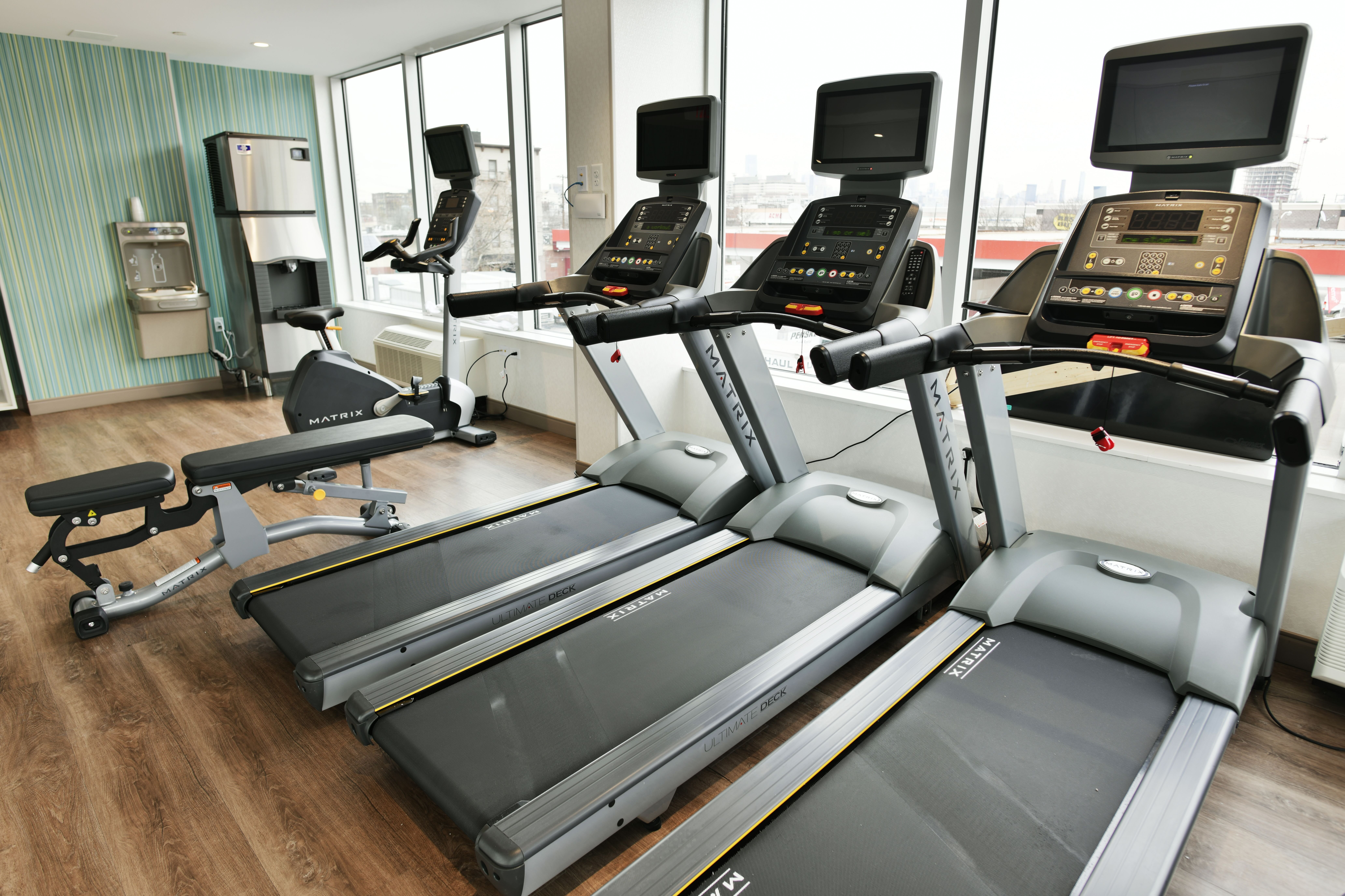 Holiday Inn Express & Suites Jersey City - Holland Tunnel 13/21