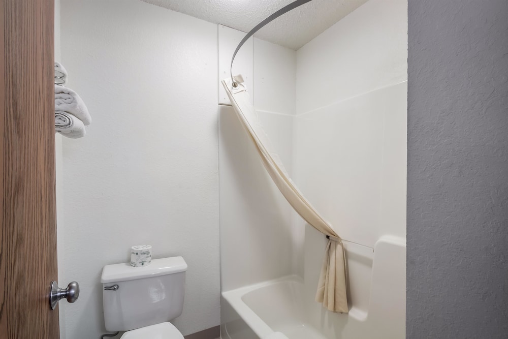 Motel6 Saukville, WI 53/54