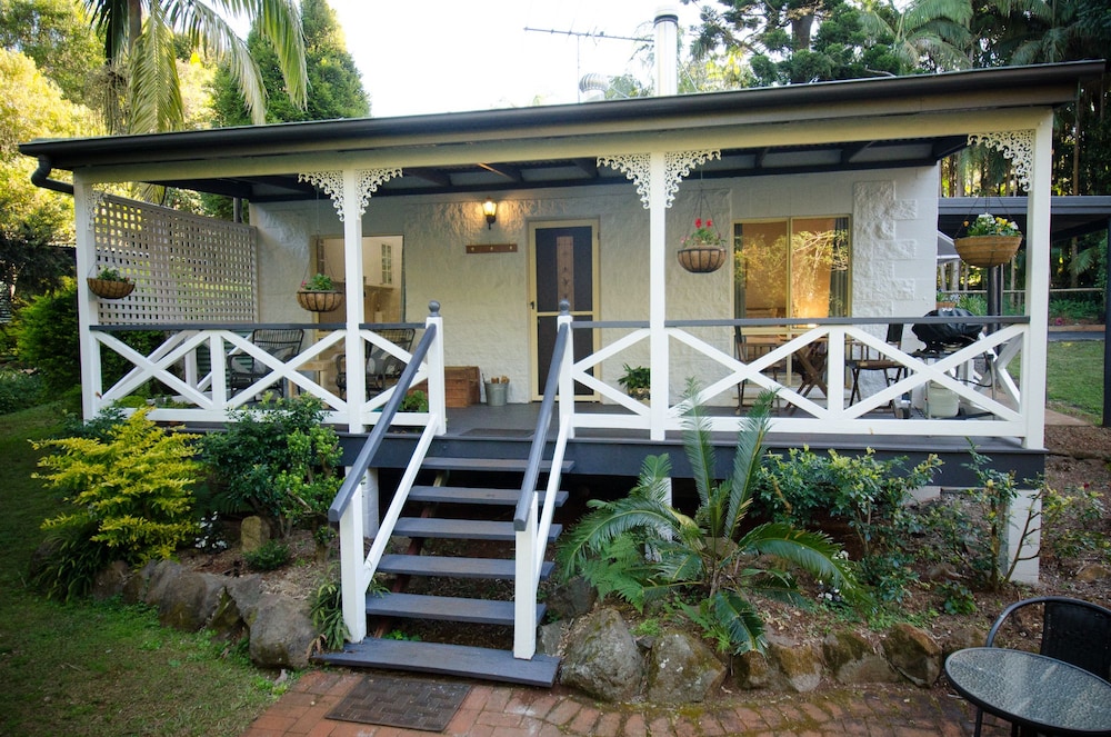 KIDD STREET COTTAGES 2/18