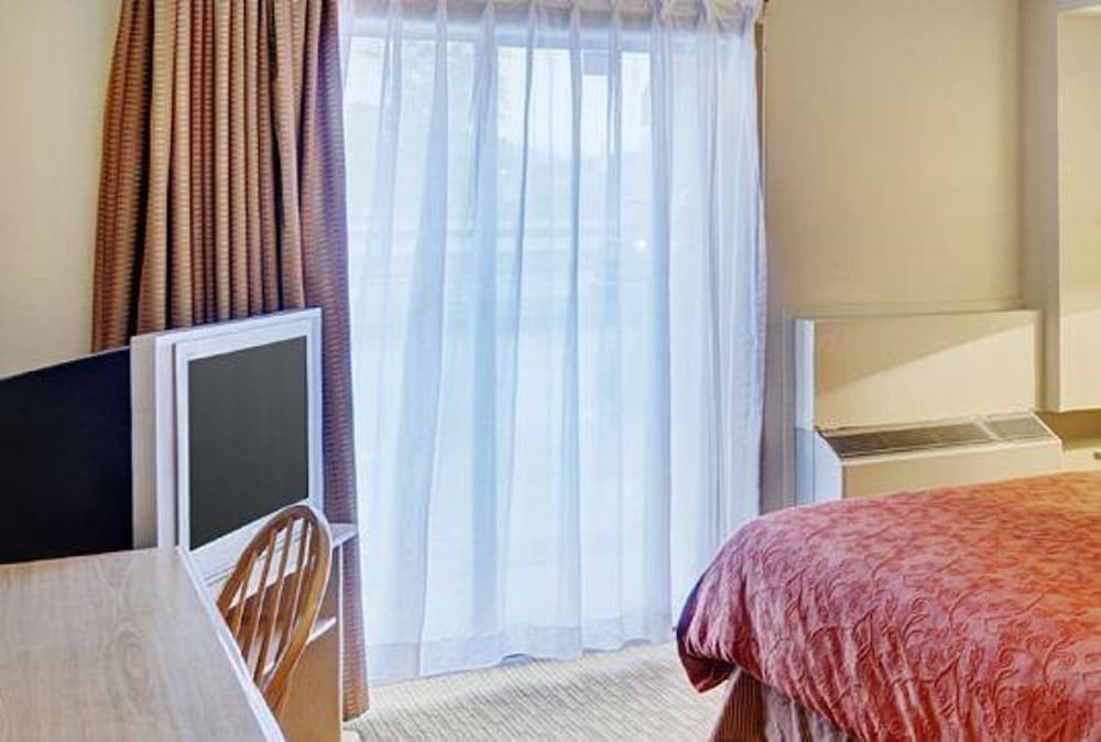 Lakeview Inn And Suites Thompson 7/28