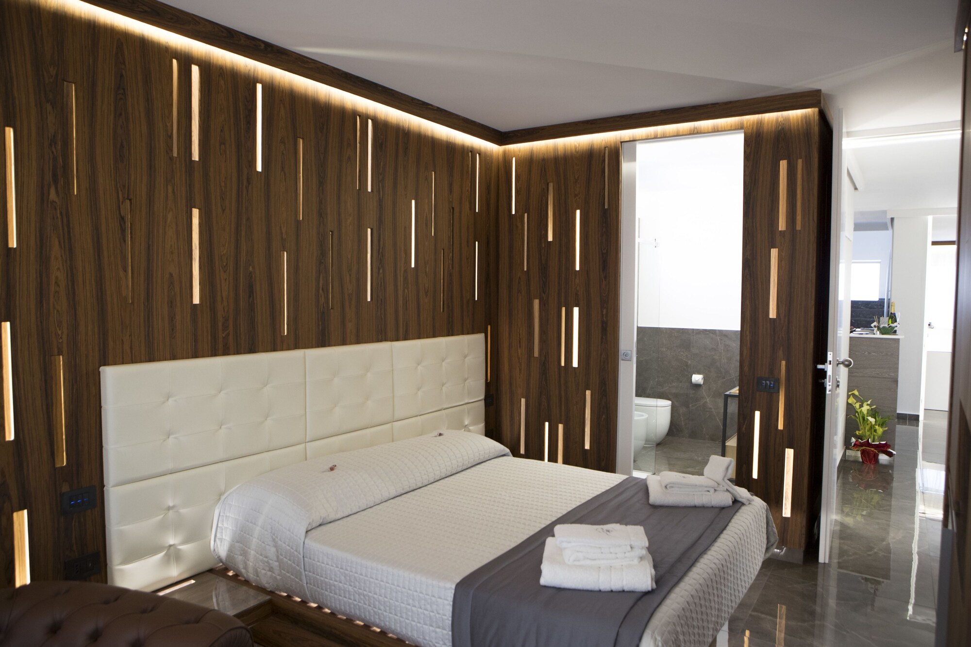 LUXURY, DOUBLE BED, BALCONY