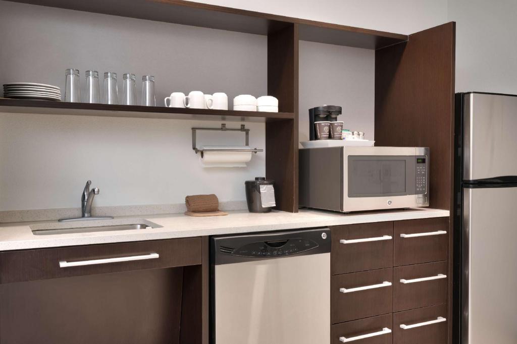 جناح بسريرين كوين مع أريكة لذوي الإعاقة، Home2 Suites By Hilton Houston/Katy 4/5
